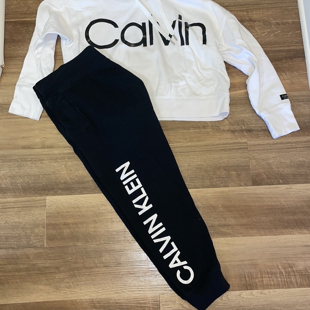 Calvin Klein Performance set - Picture 2 of 7